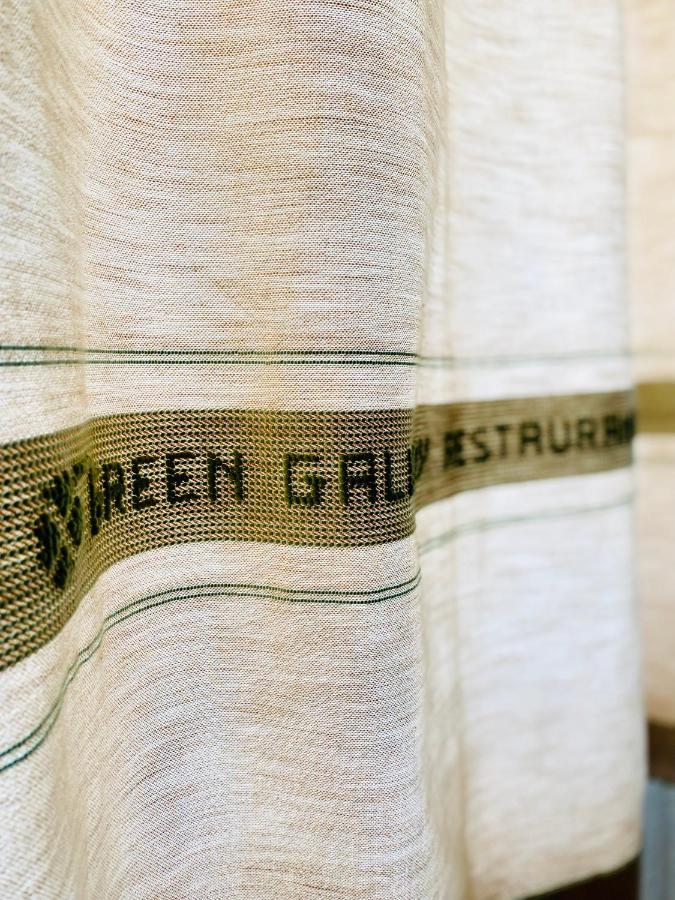 Green Gallery And Restaurant